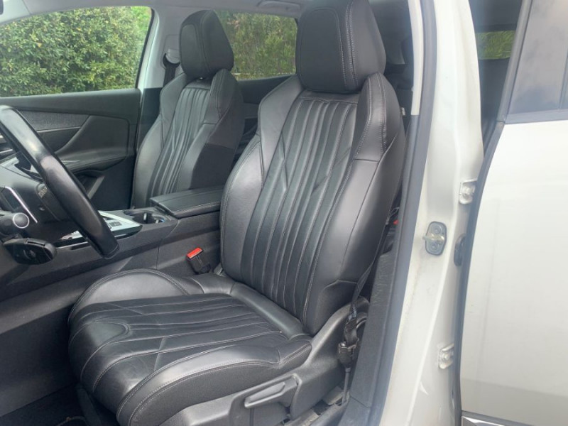 Photo 4 de l'offre de PEUGEOT 3008 II 1.2 PureTech 130 EAT8 ALLURE FULL CUIR TOIT Ouvrant à 26250€ chez Mérignac auto