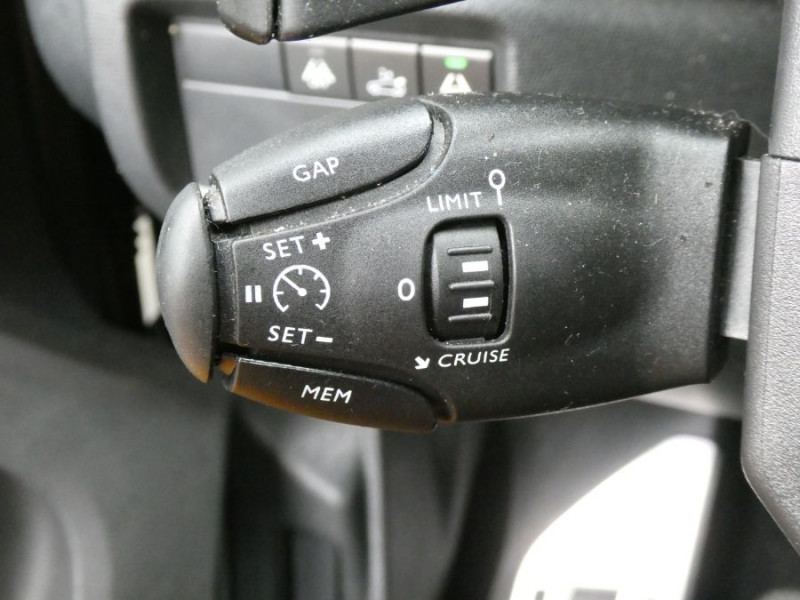 Photo 38 de l'offre de CITROEN C5 AIRCROSS 1.6 Puretech 180 EAT8 SHINE TOE Hayon EL. Camera 360° JA19 à 29450€ chez Mérignac auto