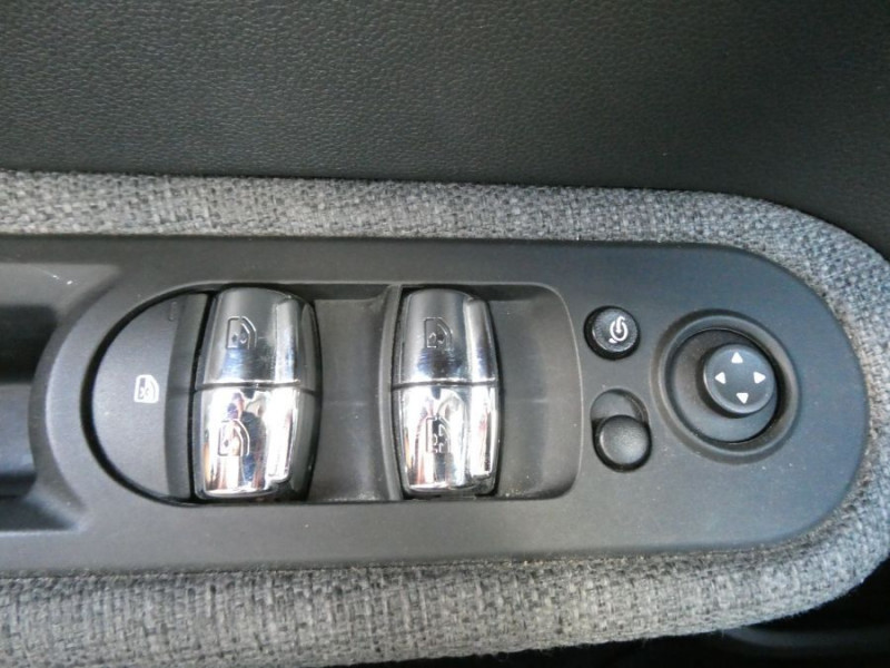 Photo 39 de l'offre de MINI COUNTRYMAN (F60) 1.5i 136 BVA COOPER Camera TOIT Ouvrant Hayon EL. Hifi ... à 25690€ chez Mérignac auto