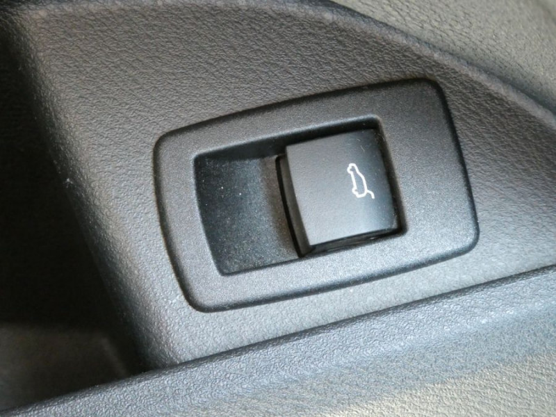 Photo 37 de l'offre de BMW X1 (F48) SDRIVE 18iA 136 BVA X LINE Full CUIR JA18 Hayon elect. à 26450€ chez Mérignac auto