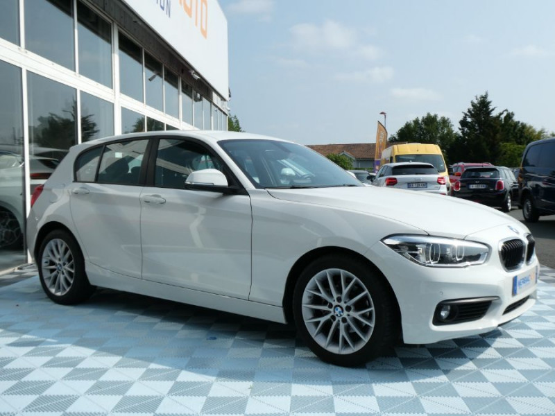 Photo 2 de l'offre de BMW SERIE 1 (F20) 118i 136 BVM6 PACK GPS JA17 Radars Volant M à 19980€ chez Mérignac auto