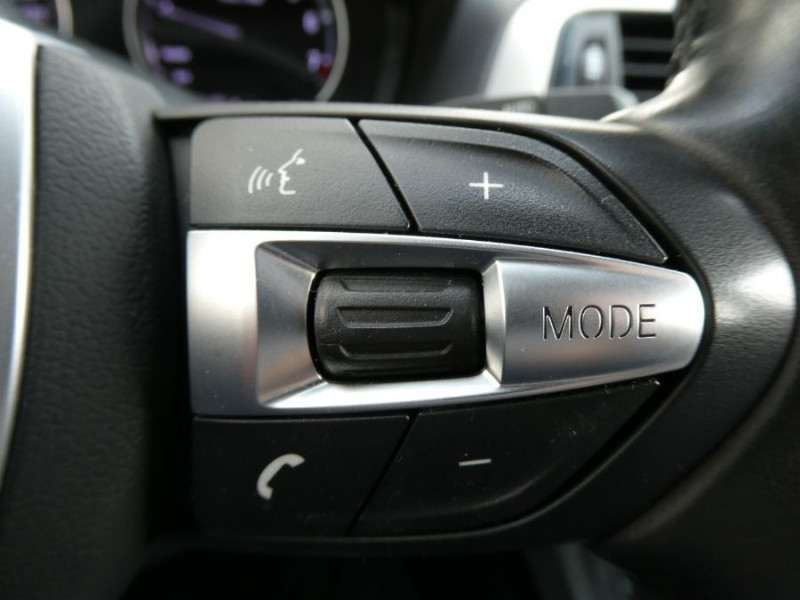 Photo 24 de l'offre de BMW SERIE 1 (F20) 118i 136 BVM6 PACK GPS JA17 Radars Volant M à 20950€ chez Mérignac auto