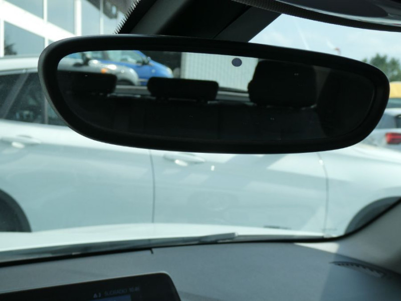 Photo 35 de l'offre de BMW SERIE 1 (F20) 118i 136 BVM6 PACK GPS JA17 Radars Volant M à 19980€ chez Mérignac auto