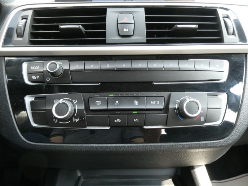 Photo 22 de l'offre de BMW SERIE 1 (F20) 118i 136 BVM6 PACK GPS JA17 Radars Volant M à 19980€ chez Mérignac auto