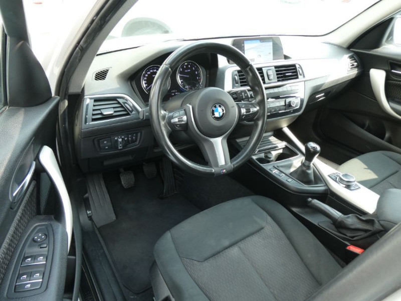 Photo 12 de l'offre de BMW SERIE 1 (F20) 118i 136 BVM6 PACK GPS JA17 Radars Volant M à 20950€ chez Mérignac auto