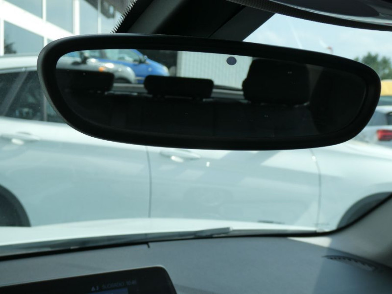 Photo 35 de l'offre de BMW SERIE 1 (F20) 118i 136 BVM6 PACK GPS JA17 Radars Volant M à 20950€ chez Mérignac auto