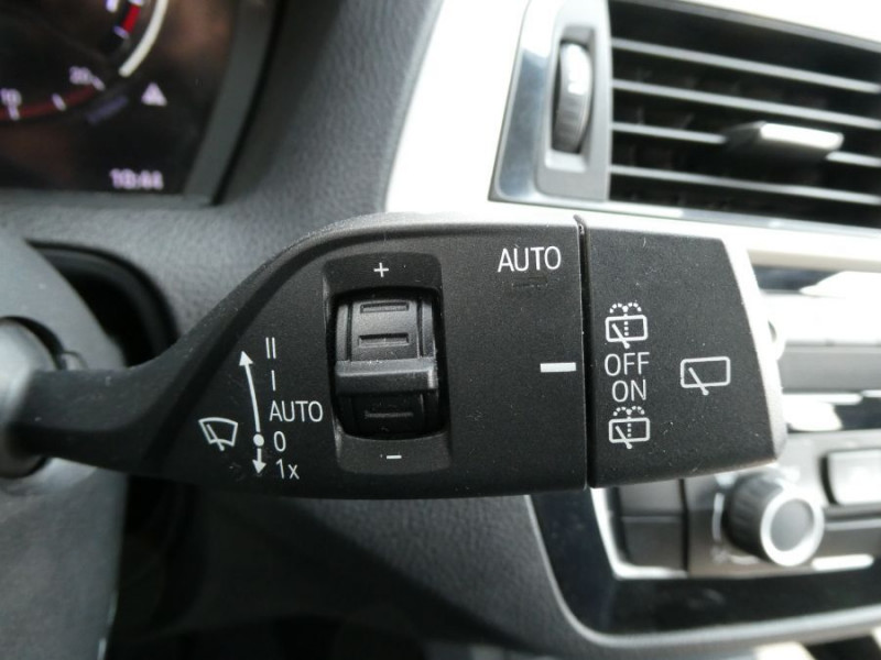 Photo 25 de l'offre de BMW SERIE 1 (F20) 118i 136 BVM6 PACK GPS JA17 Radars Volant M à 20950€ chez Mérignac auto