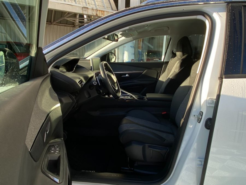 Photo 7 de l'offre de PEUGEOT 3008 II 1.5 BlueHDI 130 EAT8 ALLURE Camera Grip Control à 29450€ chez Mérignac auto