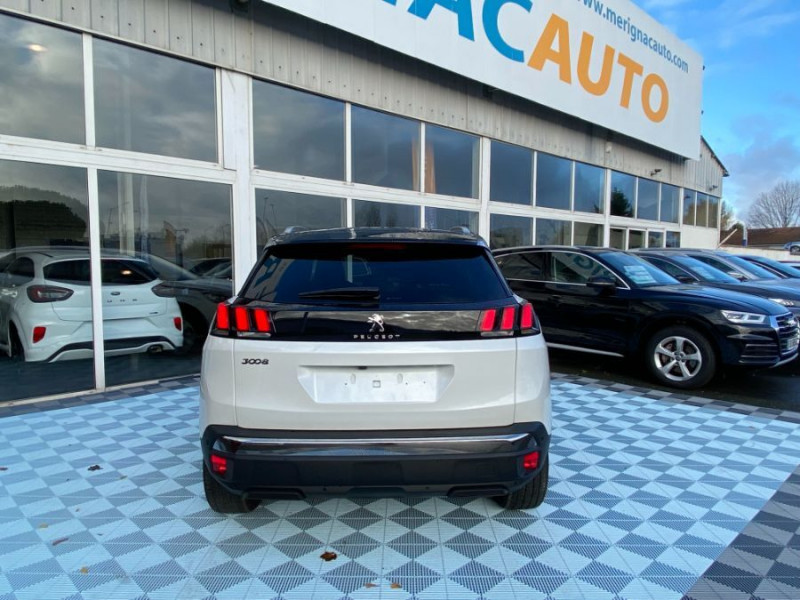 Photo 18 de l'offre de PEUGEOT 3008 II 1.5 BlueHDI 130 EAT8 ALLURE Camera Grip Control à 29450€ chez Mérignac auto