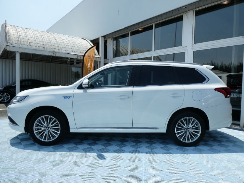 Photo 12 de l'offre de MITSUBISHI OUTLANDER III (2) PHEV TWIN MOTOR 4WD INTENSE Attelage à 25950€ chez Mérignac auto