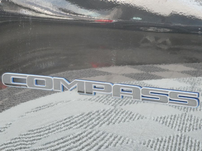 Photo 50 de l'offre de JEEP COMPASS II 1.3 PHEV T4 240 AT6 4XE AWD S Toit Ouvrant à 34500€ chez Mérignac auto
