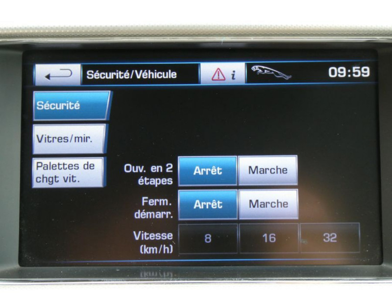 Photo 23 de l'offre de JAGUAR XF SPORTBRAKE (2) 2.2 D 200 BVA8 LUXE PREMIUM Cam. Hayon EL. à 17950€ chez Mérignac auto