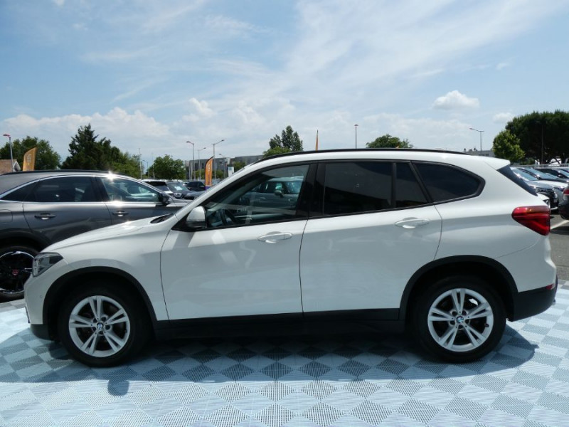 Photo 41 de l'offre de BMW X1 (F48) SDRIVE 18iA 140 BVA7 LOUNGE GPS Camera LED Privacy Glass RER Volant M Hayon élec. à 26950€ chez Mérignac auto
