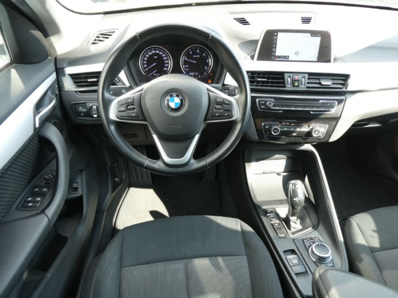 Photo 4 de l'offre de BMW X1 (F48) SDRIVE 18DA 150 BVA8 LOUNGE GPS LED CarPlay Privacy Glass Hayon élec. à 26950€ chez Mérignac auto