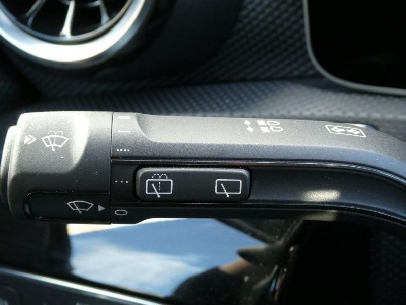 Photo 33 de l'offre de MERCEDES-BENZ CLASSE A IV 180 D 7G-DCT PROGRESSIVE LINE Toit Ouvrant Grand GPS Camera JA17 à 25450€ chez Mérignac auto