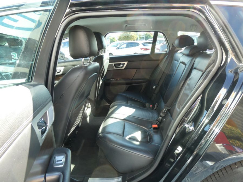 Photo 17 de l'offre de JAGUAR XF SPORTBRAKE (2) 2.2 D 200 BVA8 LUXE PREMIUM Cam. Hayon EL. à 17950€ chez Mérignac auto
