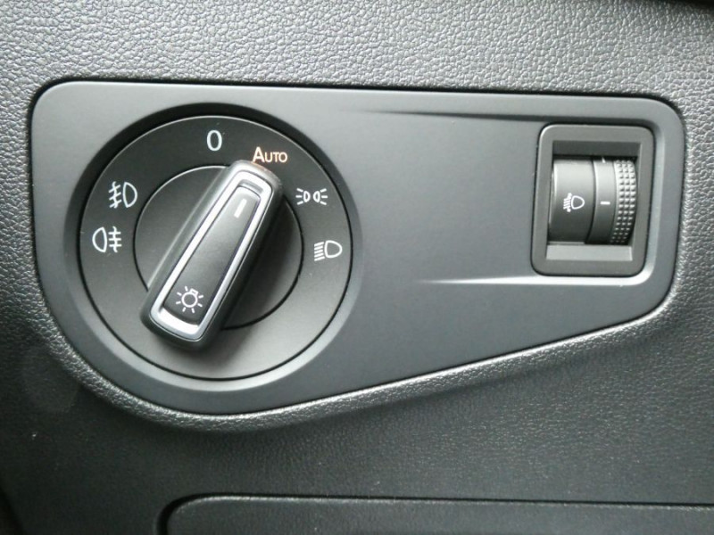 Photo 37 de l'offre de VOLKSWAGEN TIGUAN II 2.0 TDI 150 DSG7 BUSINESS GPS App Connect à 22950€ chez Mérignac auto