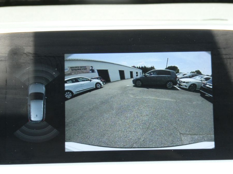 Photo 7 de l'offre de BMW X1 (F48) SDRIVE 18iA 140 BVA7 LOUNGE GPS Camera LED Privacy Glass RER Volant M Hayon élec. à 26950€ chez Mérignac auto