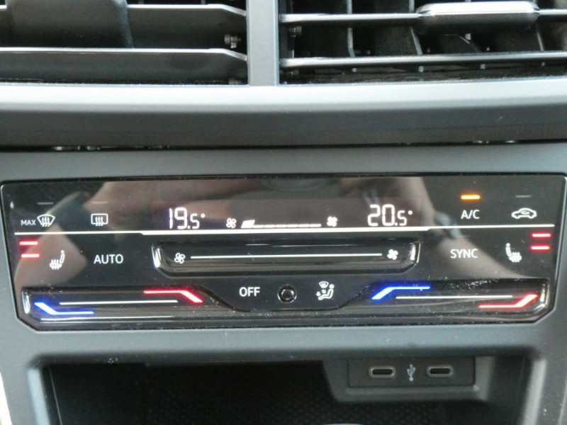 Photo 29 de l'offre de VOLKSWAGEN TAIGO 1.0 TSI 110 BVA7 PACK GPS CLIM Auto SC Privacy Glass à 25450€ chez Mérignac auto