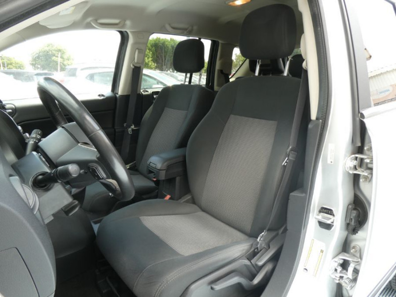Photo 13 de l'offre de JEEP COMPASS 2.2 CRD 163 BVM6 4WD LIMITED Attel. à 12490€ chez Mérignac auto
