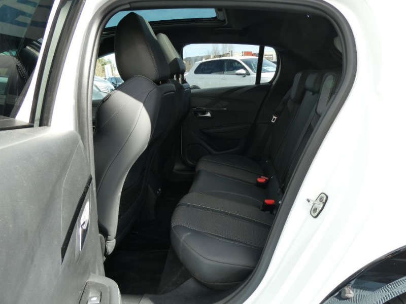 Photo 17 de l'offre de PEUGEOT 208 II ELECTRIQUE 136 GT TOIT Pano à 24450€ chez Mérignac auto
