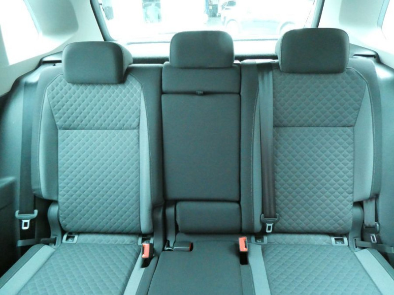 Photo 16 de l'offre de VOLKSWAGEN TIGUAN II 2.0 TDI 150 DSG7 BUSINESS GPS App Connect à 22950€ chez Mérignac auto