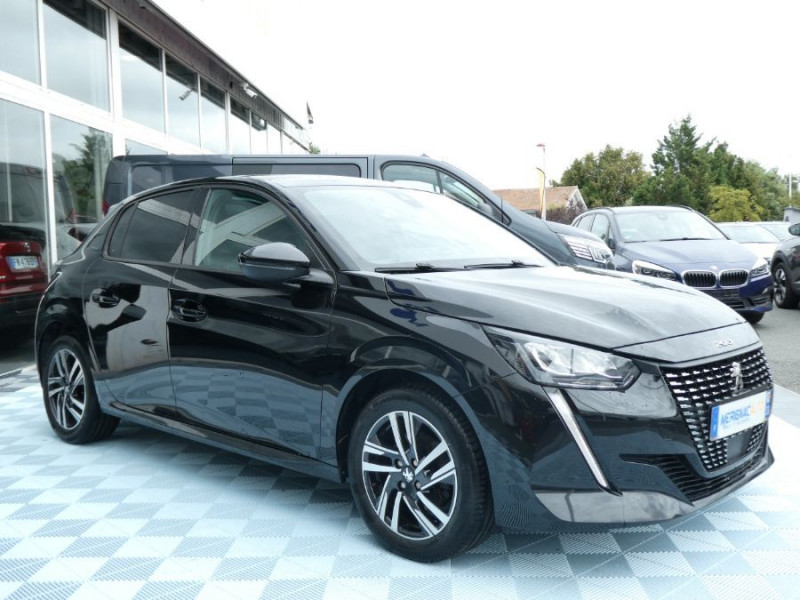 Photo 3 de l'offre de PEUGEOT 208 II 1.2 PureTech 100 EAT8 ALLURE PACK Cockpit 3D TOIT Pano à 19950€ chez Mérignac auto