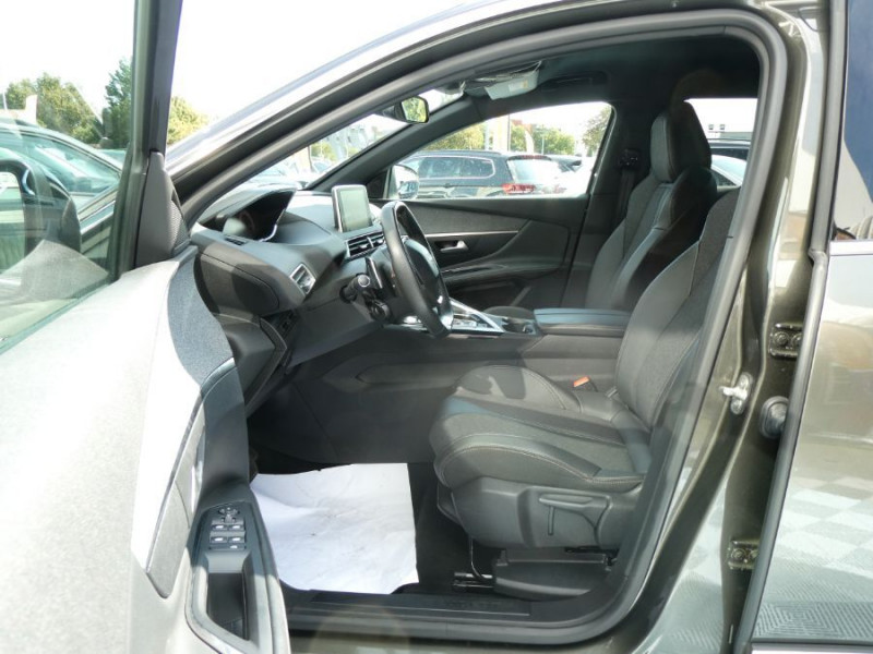 Photo 14 de l'offre de PEUGEOT 3008 II 1.2 PureTech 130 EAT8 GT LINE Full LED CarPlay SC à 24450€ chez Mérignac auto