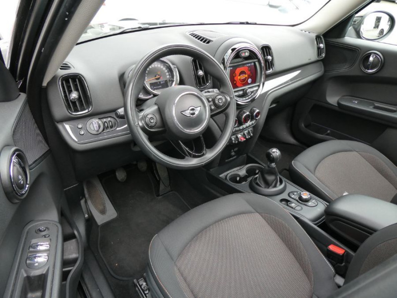 Photo 16 de l'offre de MINI COUNTRYMAN (F60) ONE 102 BVM6 TOIT Ouvrant JA18 Key Less SC à 21450€ chez Mérignac auto