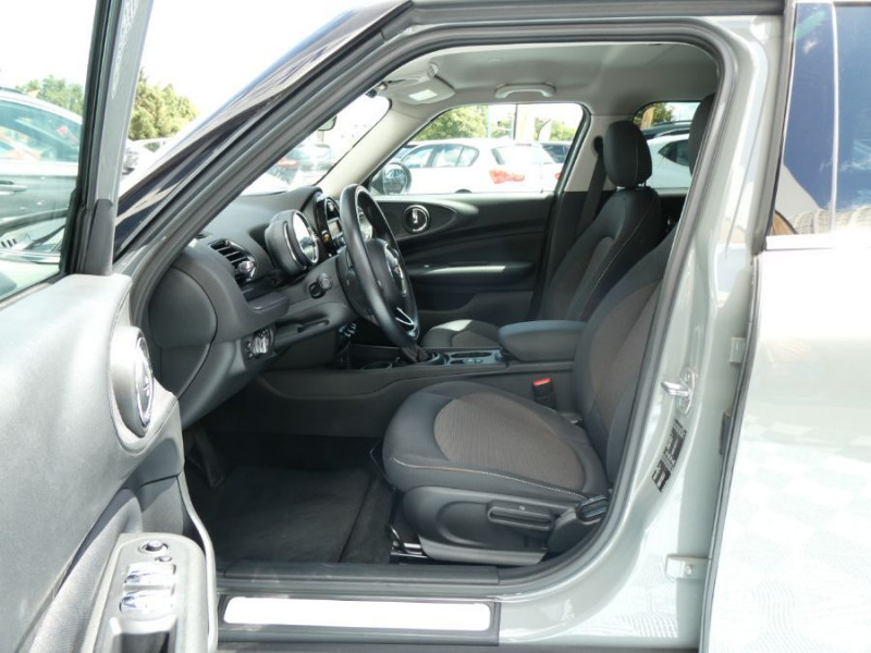 Photo 12 de l'offre de MINI CLUBMAN III ONE 102 BVA JA17 SC Key Less Privacy Glass à 21450€ chez Mérignac auto