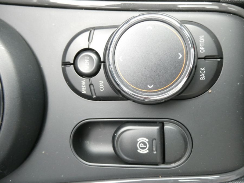 Photo 36 de l'offre de MINI COUNTRYMAN (F60) HYBRID ELECT. ALL4 224cv BVA6 COOPER SE TOE Camera HUD JA18 à 28450€ chez Mérignac auto