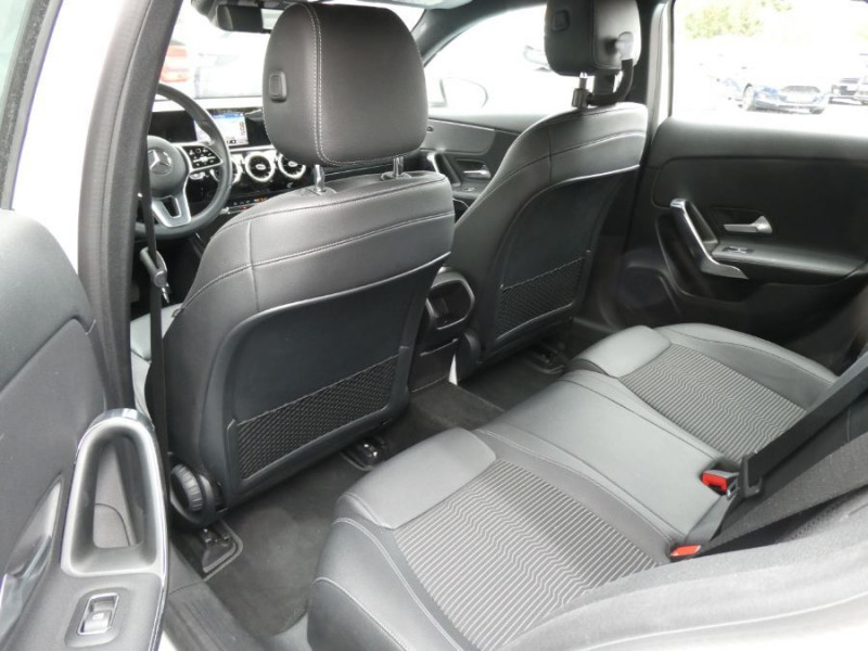 Photo 34 de l'offre de MERCEDES-BENZ CLASSE A IV 200 E 163cv 7G-DCT PROGRESSIVE GPS Camera JA17 LED à 27950€ chez Mérignac auto