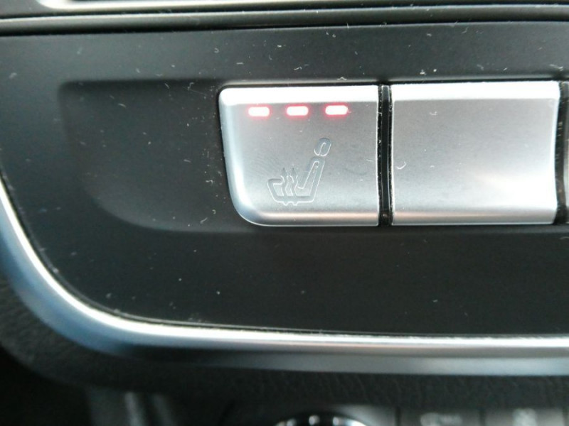 Photo 25 de l'offre de MERCEDES-BENZ CLA 180 122cv BVM6 SENSATION GPS Camera JA18 Attel. à 20490€ chez Mérignac auto