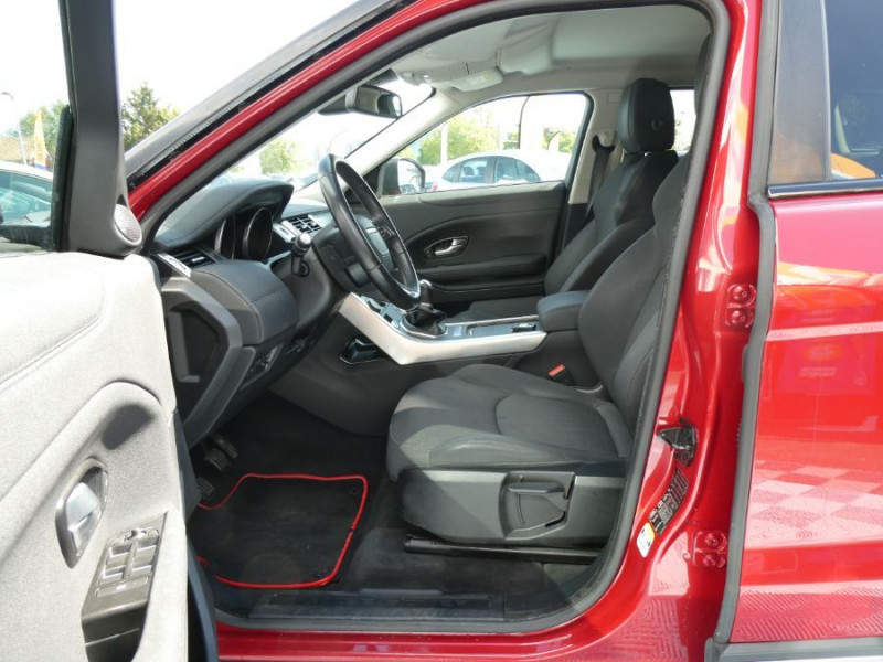 Photo 13 de l'offre de LAND-ROVER RANGE ROVER EVOQUE 2.0 ED4 150 BVM6 4X2 PURE GPS Camera JA18 à 26950€ chez Mérignac auto