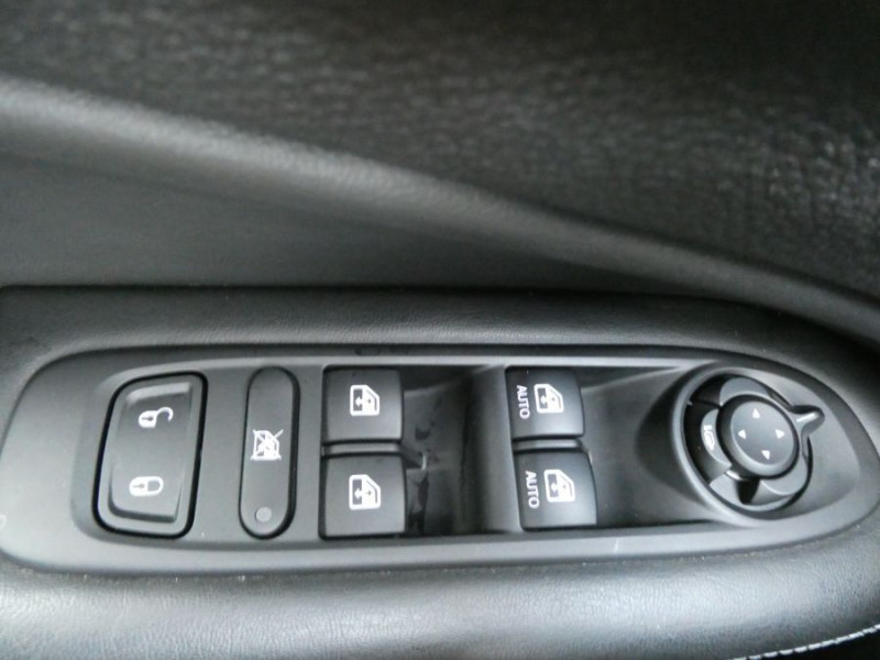 Photo 45 de l'offre de JEEP COMPASS II 1.3 PHEV T4 240 AT6 4XE AWD S Toit Ouvrant à 34500€ chez Mérignac auto