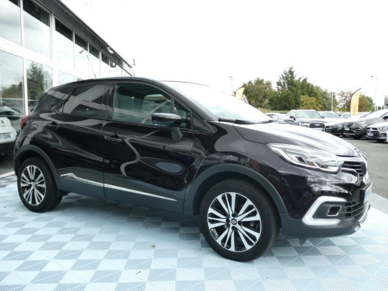 Photo 2 de l'offre de RENAULT CAPTUR 1.2 TCe 120 BVM6 INITIALE CUIR TOIT Pano Camera Bose à 16450€ chez Mérignac auto