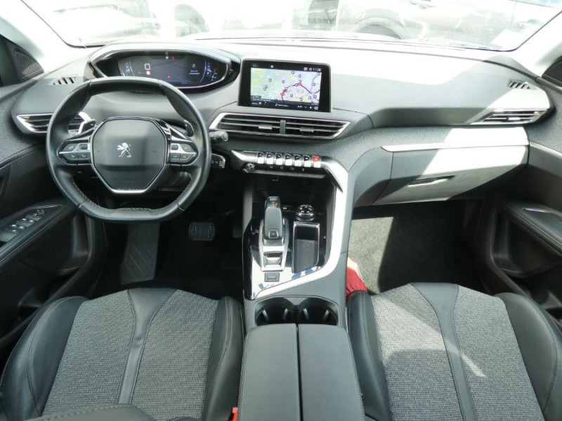 Photo 14 de l'offre de PEUGEOT 5008 II 1.2 Puretech 130 EAT6 ALLURE 7PL Grip Control à 26950€ chez Mérignac auto