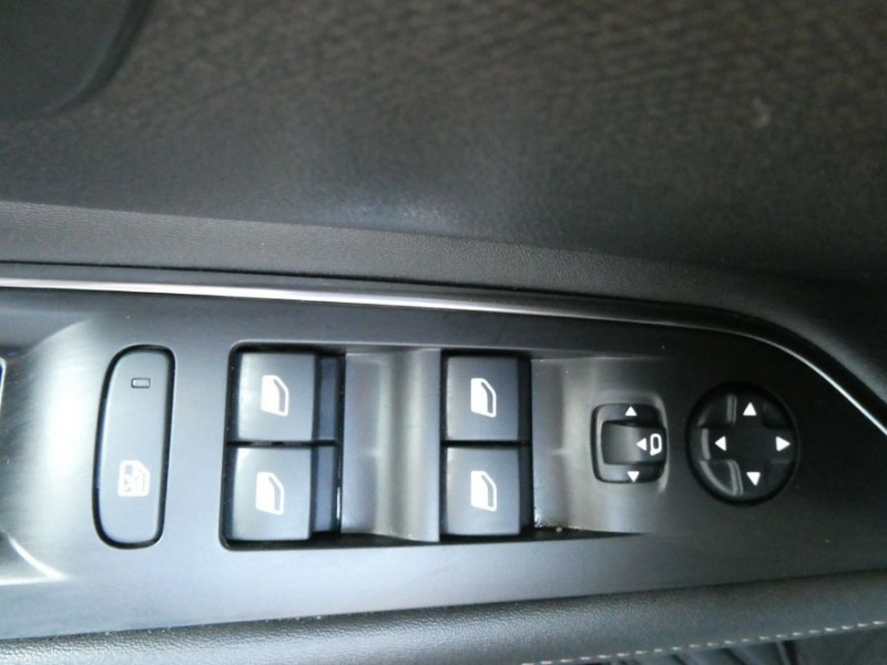 Photo 29 de l'offre de PEUGEOT 3008 II 1.2 PureTech 130 EAT8 GT LINE Camera CarPlay SC à 24750€ chez Mérignac auto