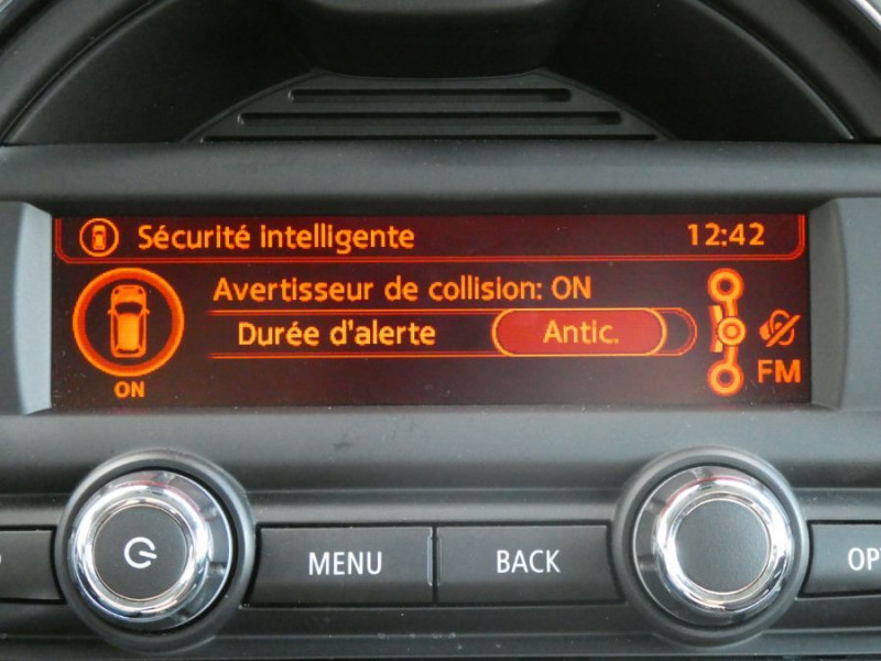 Photo 19 de l'offre de MINI CLUBMAN III ONE 102 BVA JA17 SC Key Less Privacy Glass à 21450€ chez Mérignac auto