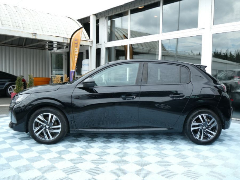 Photo 11 de l'offre de PEUGEOT 208 II 1.2 PureTech 100 BVM6 ALLURE PACK Cockpit 3D TOIT Pano à 17450€ chez Mérignac auto