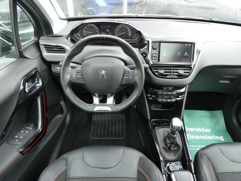 Photo 4 de l'offre de PEUGEOT 2008 II 1.2 PureTech 130 BVM6 GT LINE TOIT Pano CarPlay Grip.C. à 16450€ chez Mérignac auto