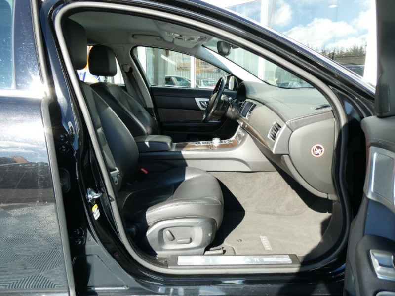 Photo 16 de l'offre de JAGUAR XF SPORTBRAKE (2) 2.2 D 200 BVA8 LUXE PREMIUM Cam. Hayon EL. à 17950€ chez Mérignac auto
