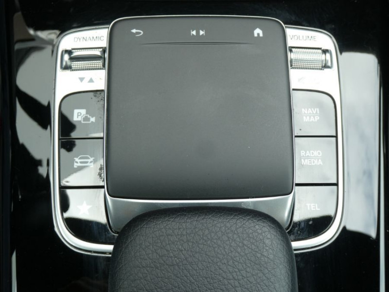 Photo 26 de l'offre de MERCEDES-BENZ CLASSE A IV 200 E 163cv 7G-DCT PROGRESSIVE GPS Camera JA17 LED à 27950€ chez Mérignac auto