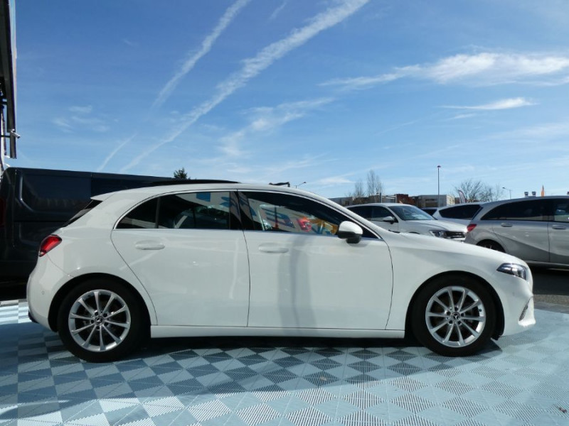 Photo 40 de l'offre de MERCEDES-BENZ CLASSE A IV 180 D 7G-DCT PROGRESSIVE LINE Toit Ouvrant Grand GPS Camera JA17 à 25450€ chez Mérignac auto