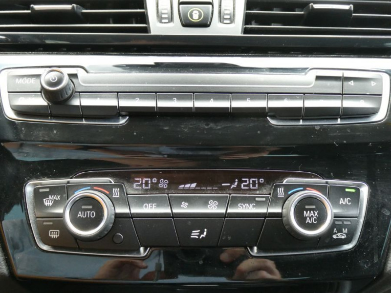 Photo 24 de l'offre de BMW X1 (F48) SDRIVE 18iA 140 BVA7 LOUNGE GPS Camera LED Privacy Glass RER Volant M Hayon élec. à 26950€ chez Mérignac auto