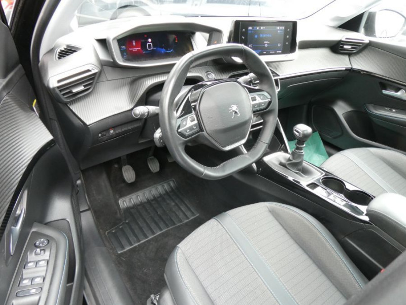 Photo 15 de l'offre de PEUGEOT 208 II 1.2 PureTech 100 BVM6 ALLURE PACK Cockpit 3D TOIT Pano à 17450€ chez Mérignac auto