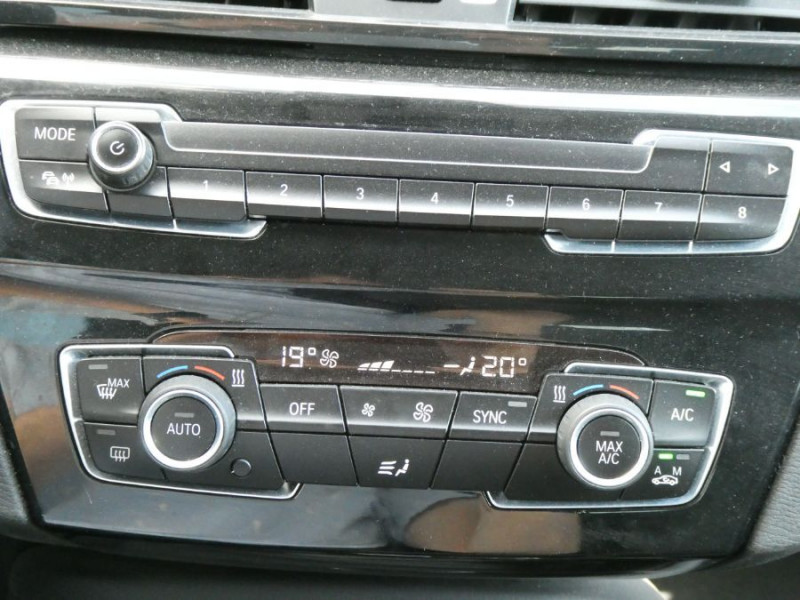 Photo 22 de l'offre de BMW X1 (F48) SDRIVE 18DA 150 BVA8 LOUNGE GPS LED CarPlay Privacy Glass Hayon élec. à 26950€ chez Mérignac auto