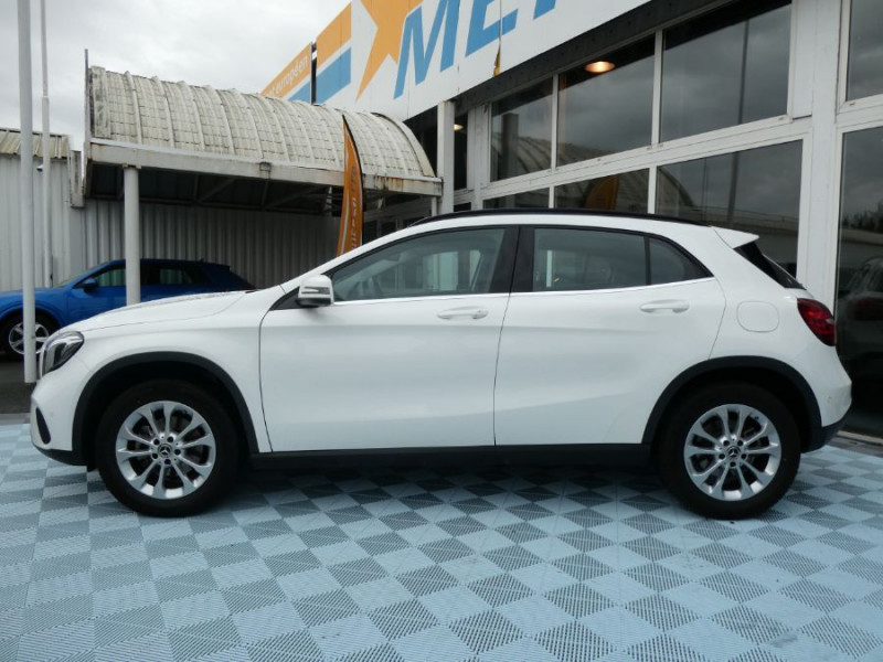 Photo 11 de l'offre de MERCEDES-BENZ GLA (2) 180 BVM6 INSPIRATION GPS Camera CarPlay LED Hayon EL. à 24950€ chez Mérignac auto