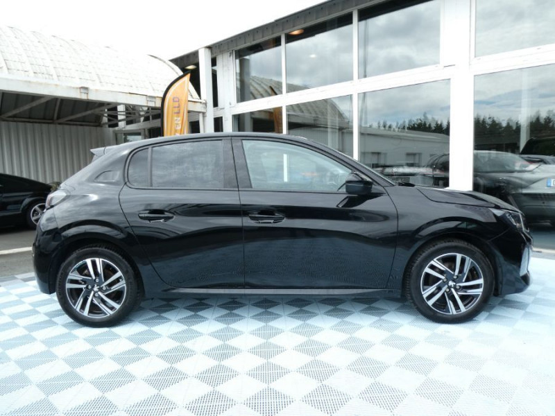 Photo 12 de l'offre de PEUGEOT 208 II 1.2 PureTech 100 BVM6 ALLURE PACK Cockpit 3D TOIT Pano à 17450€ chez Mérignac auto