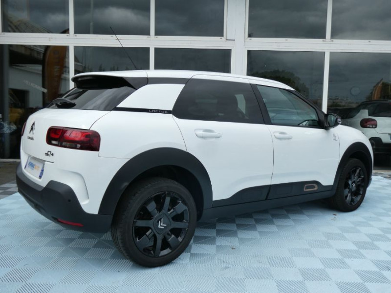Photo 3 de l'offre de CITROEN C4 CACTUS 1.2 PureTech 110 BVM6 ORIGINS JA17 SC CarPlay à 16950€ chez Mérignac auto